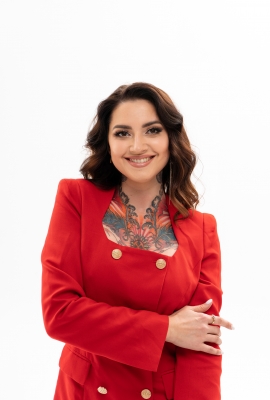 Арина Ратушнова